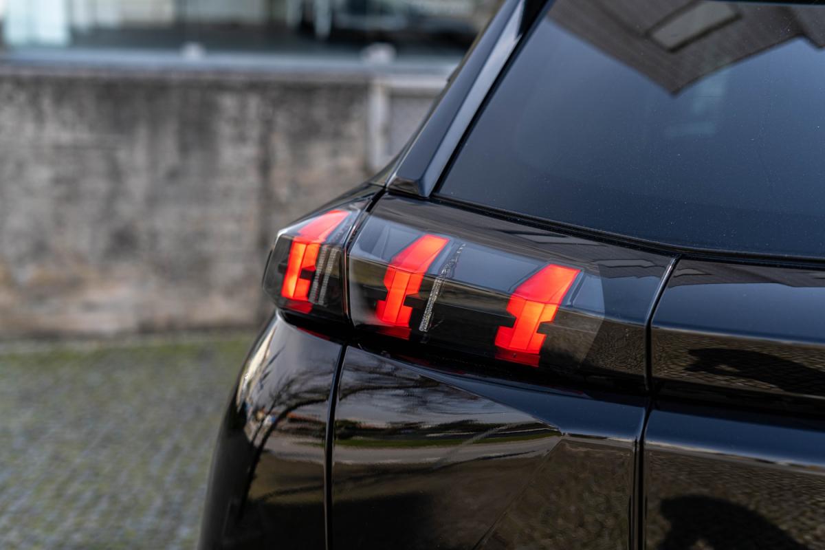 peugeot-2008-2022-gasolina-1199cc