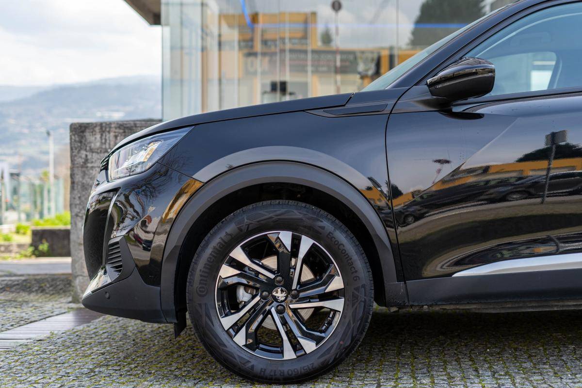 peugeot-2008-2022-gasolina-1199cc