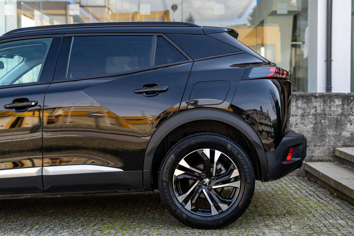 peugeot-2008-2022-gasolina-1199cc