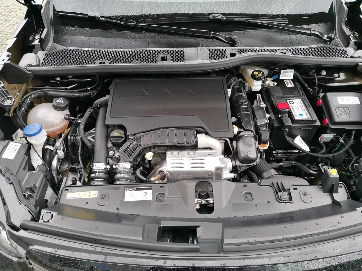 peugeot-2008-2022-gasolina-1199cc