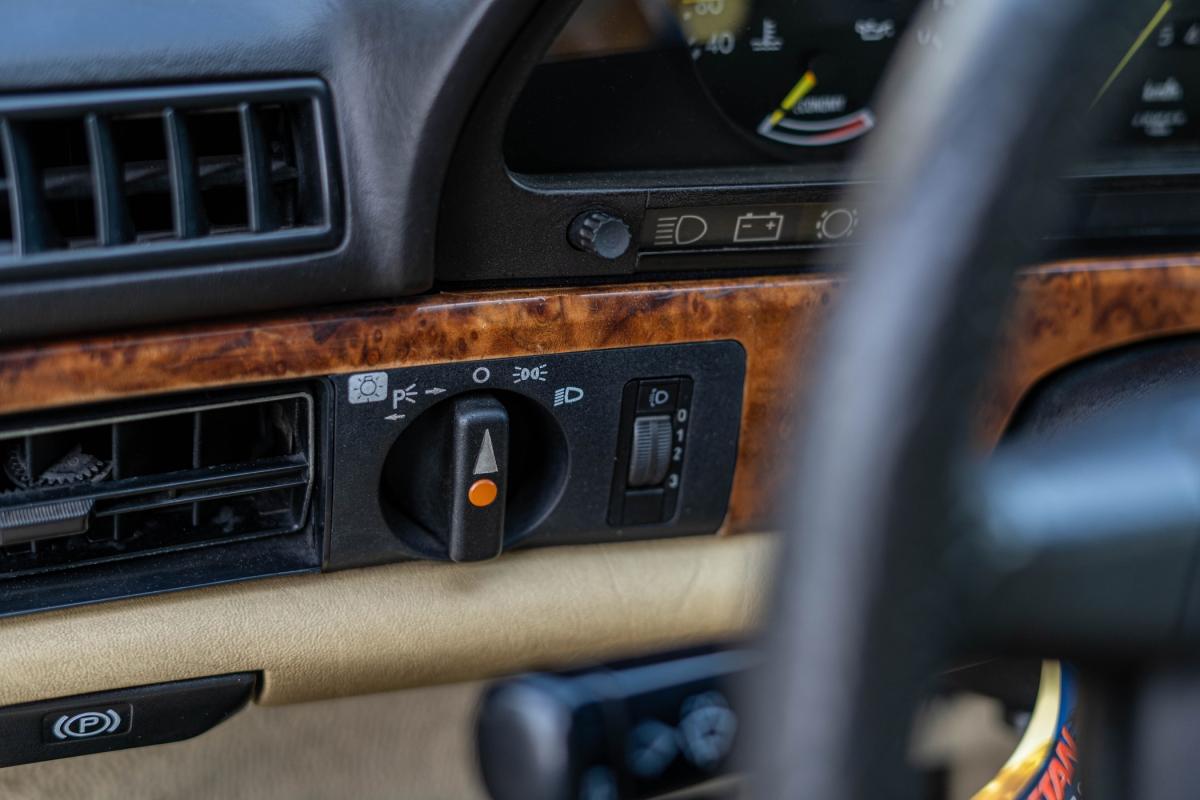 mercedes-benz-500-1982-gasolina-4973cc