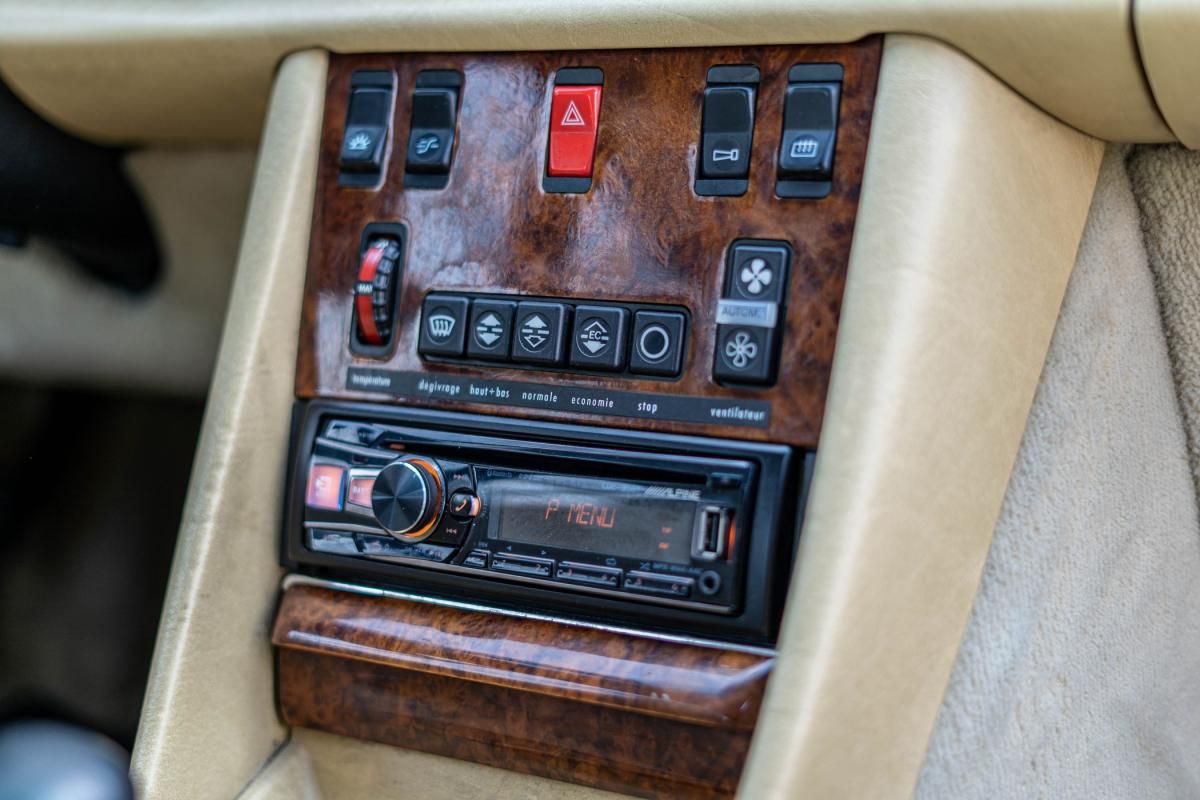 mercedes-benz-500-1982-gasolina-4973cc