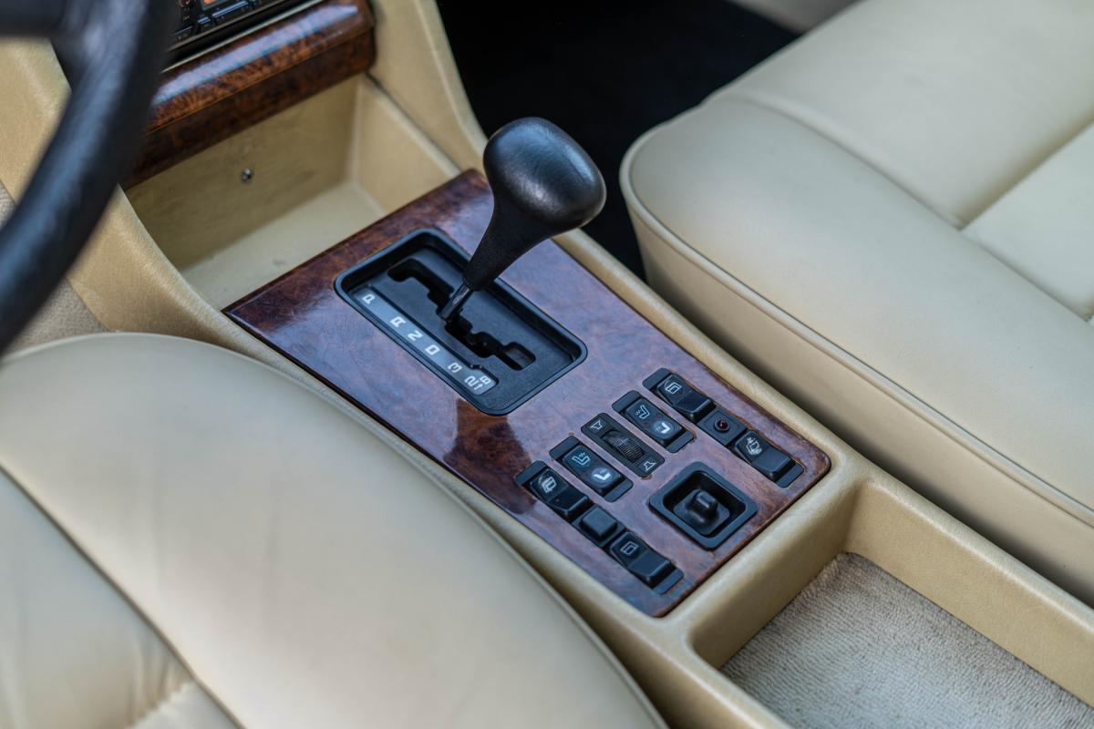 mercedes-benz-500-1982-gasolina-4973cc