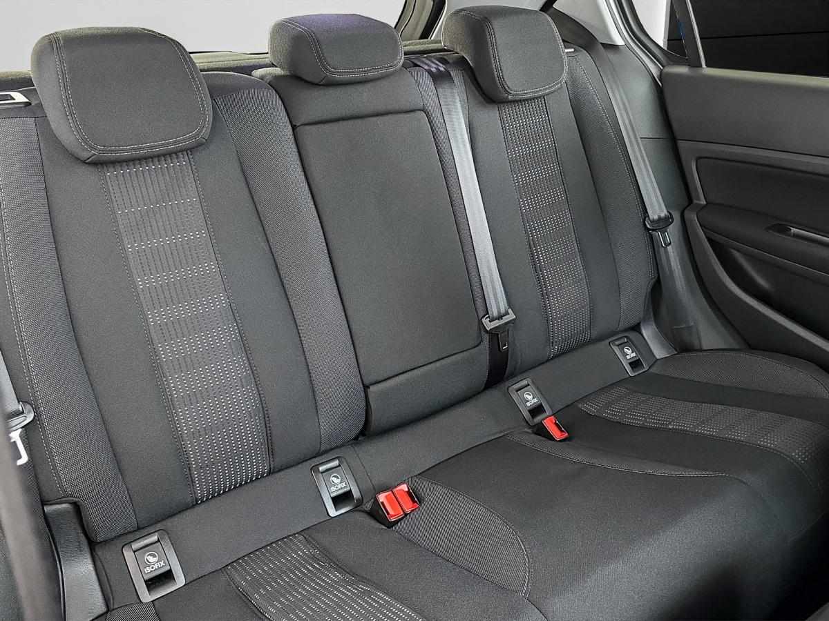peugeot-308-2017-gasolina-1199cc