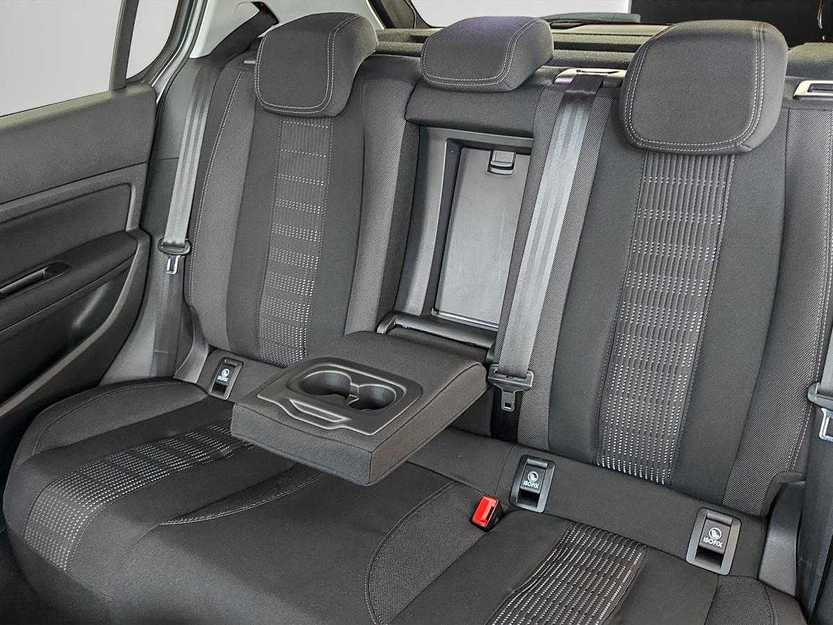 peugeot-308-2017-gasolina-1199cc