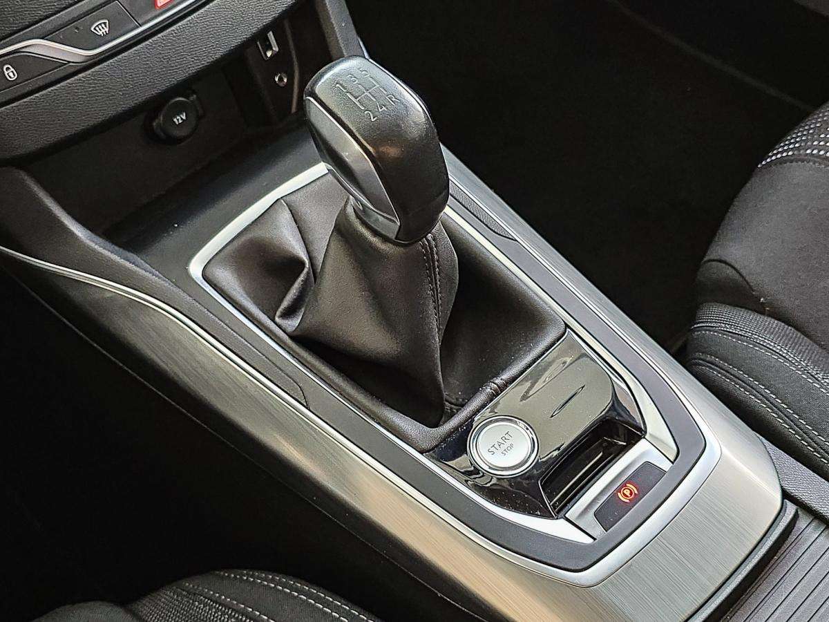 peugeot-308-2017-gasolina-1199cc