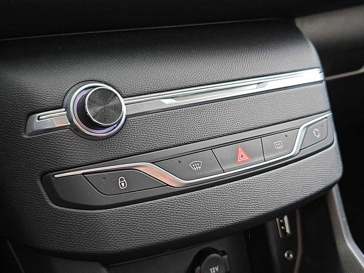 peugeot-308-2017-gasolina-1199cc