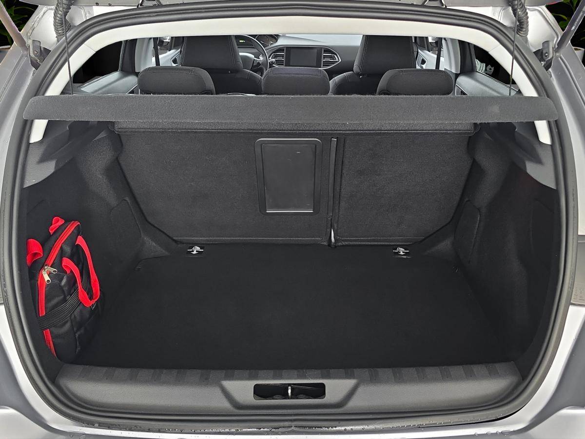 peugeot-308-2017-gasolina-1199cc