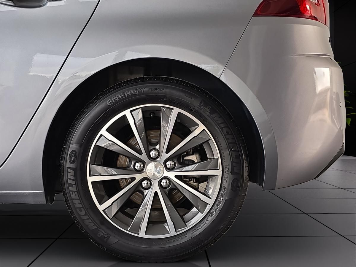 peugeot-308-2017-gasolina-1199cc