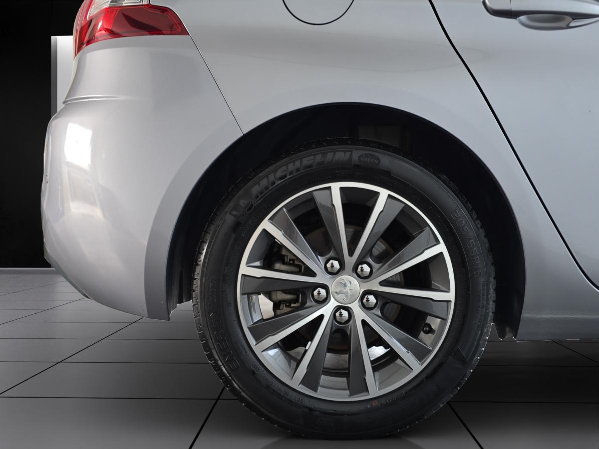 peugeot-308-2017-gasolina-1199cc
