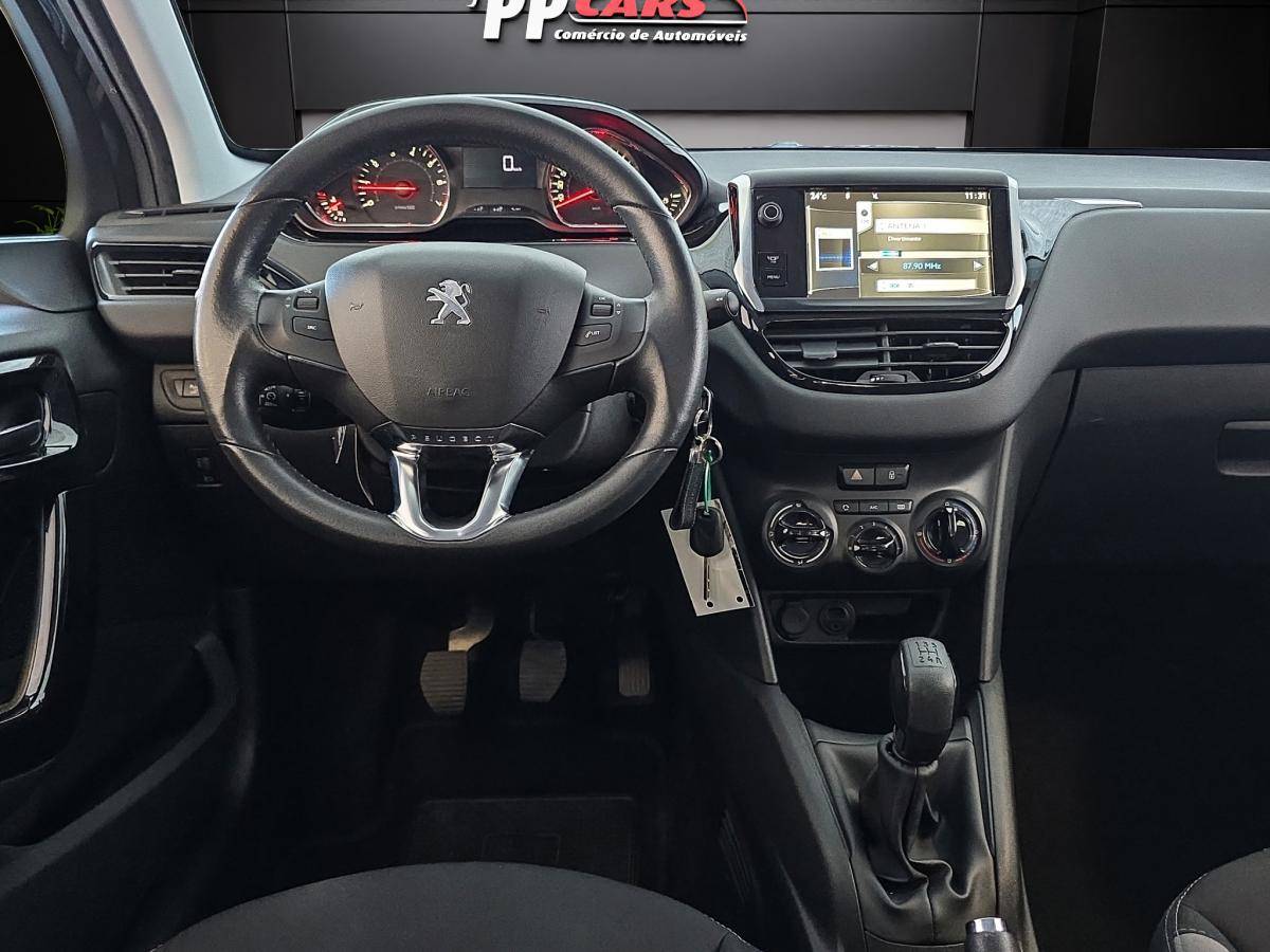 peugeot-208-2014-gasolina-1199cc