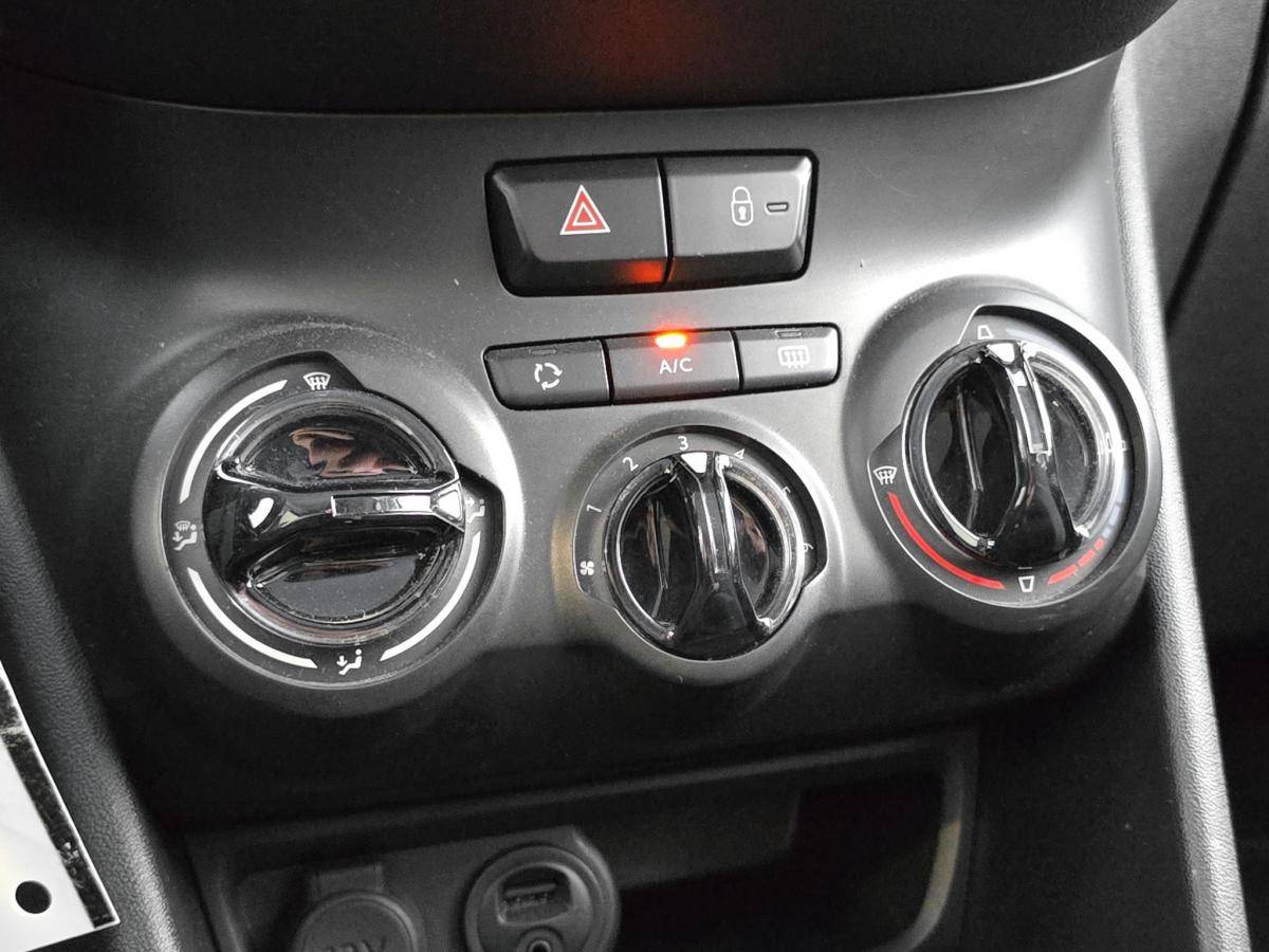 peugeot-208-2014-gasolina-1199cc