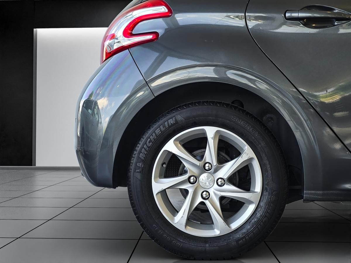 peugeot-208-2014-gasolina-1199cc