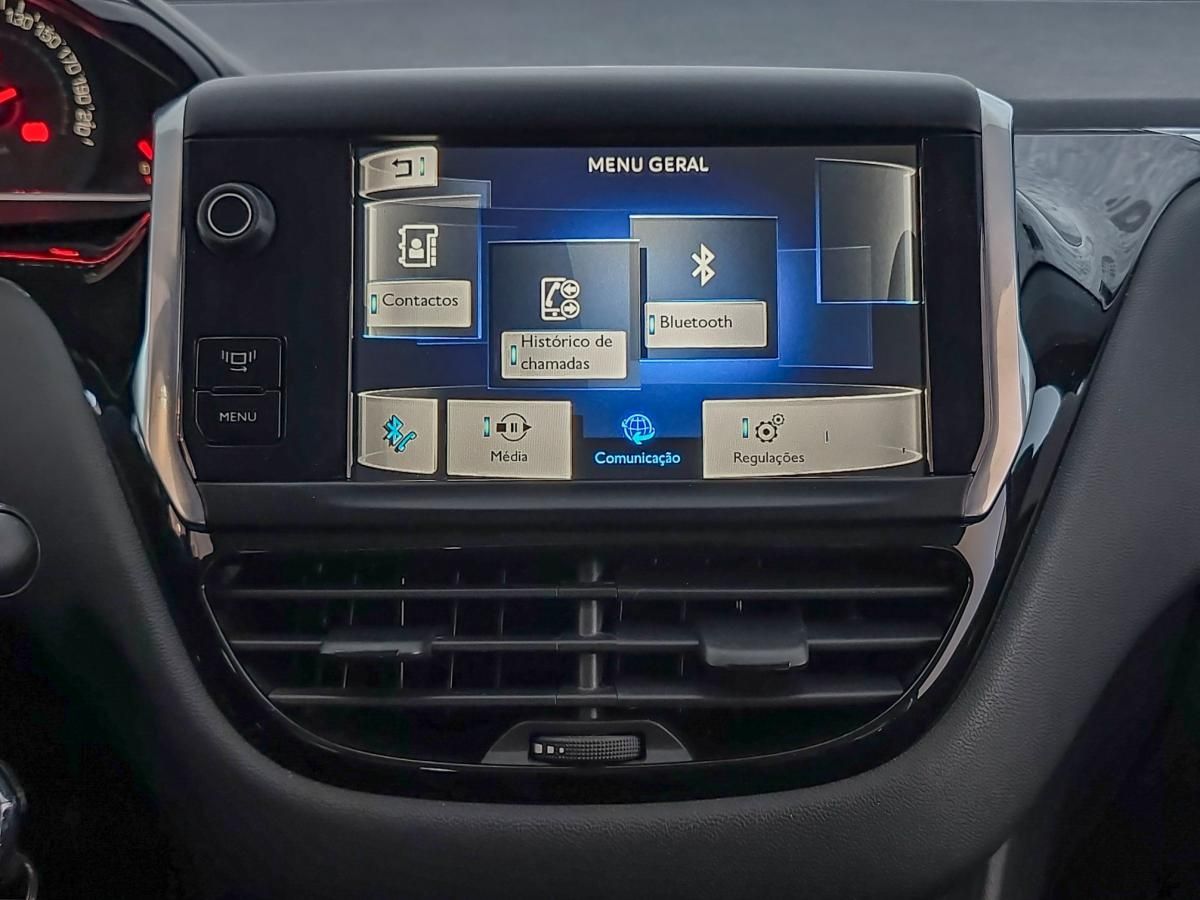 peugeot-208-2014-gasolina-1199cc