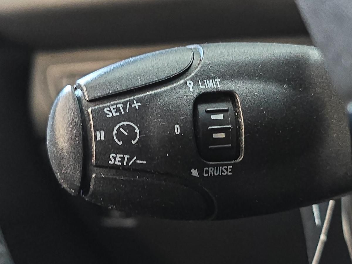peugeot-208-2014-gasolina-1199cc
