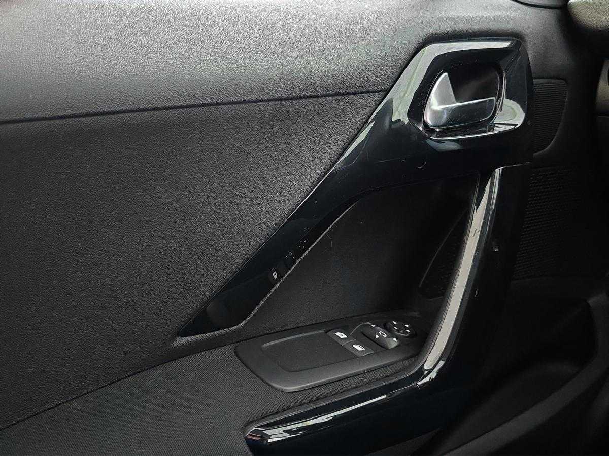 peugeot-208-2018-gasolina-1199cc