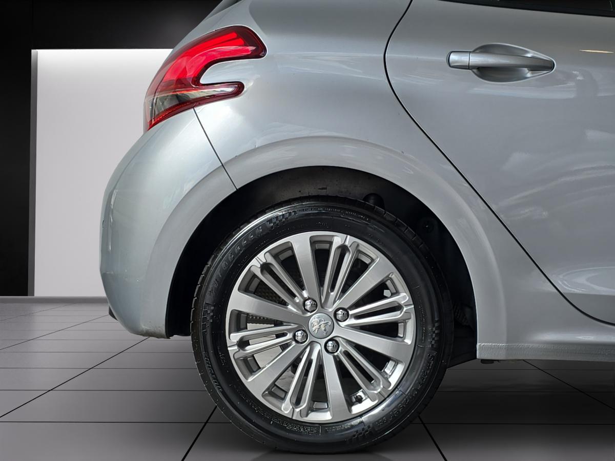 peugeot-208-2018-gasolina-1199cc