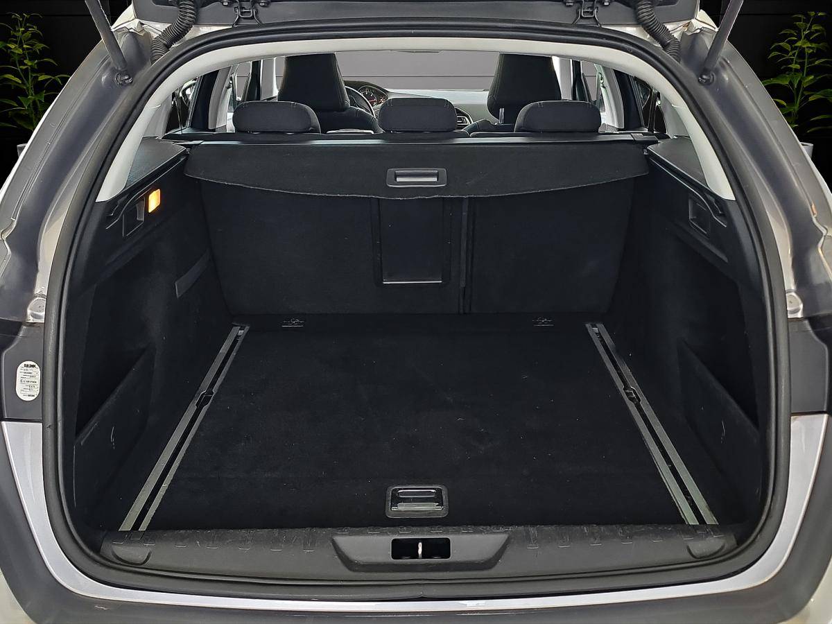 peugeot-308-sw-2015-diesel-1560cc