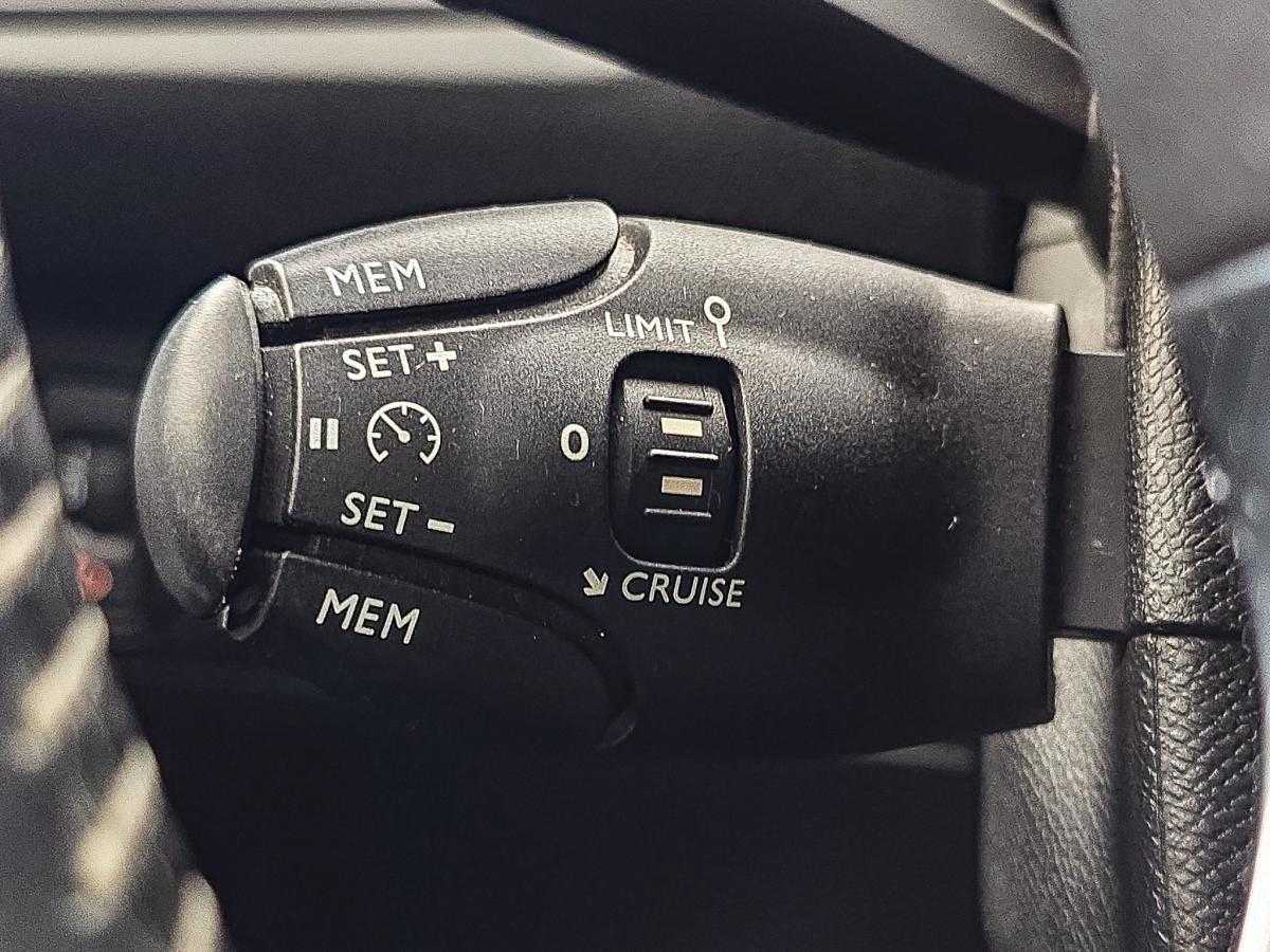 peugeot-308-sw-2015-diesel-1560cc