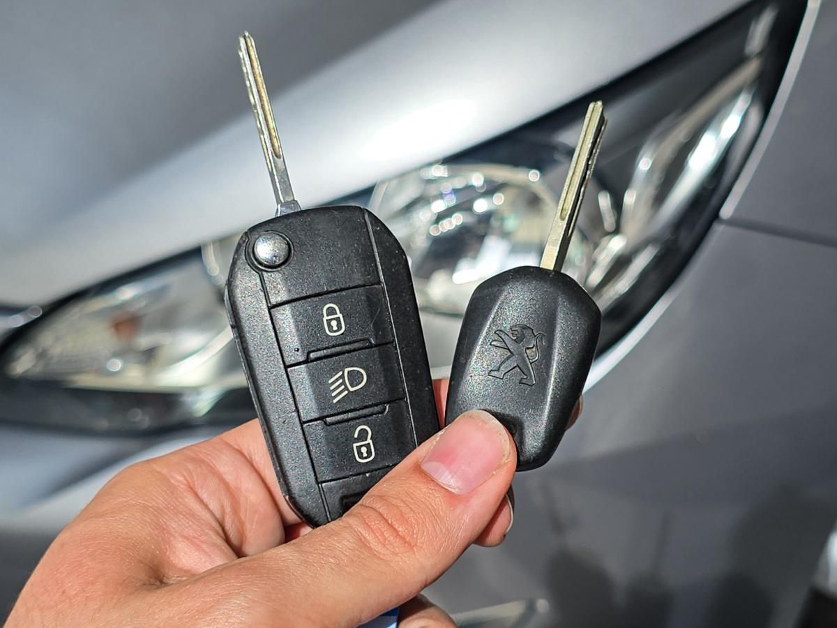 peugeot-308-sw-2015-diesel-1560cc