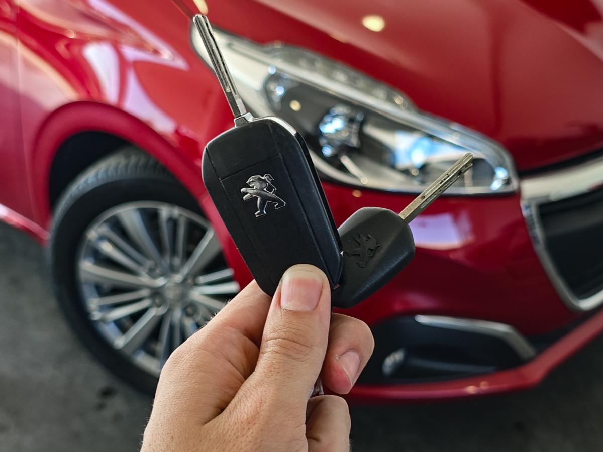 peugeot-208-2016-gasolina-1199cc