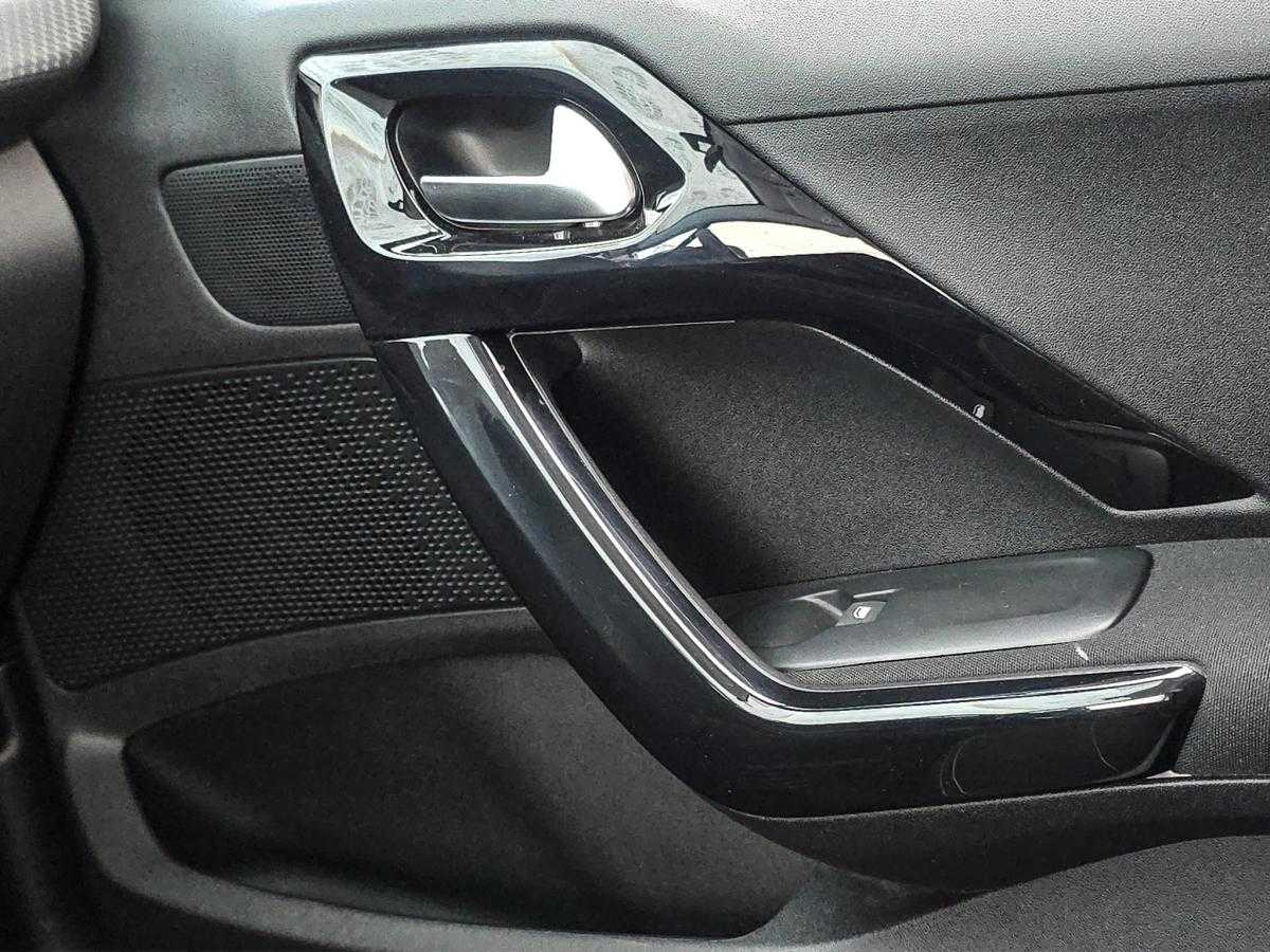 peugeot-208-2016-gasolina-1199cc