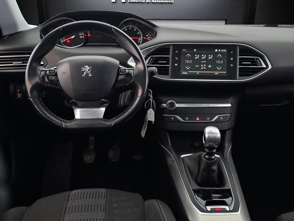 peugeot-308-2017-gasolina-1199cc