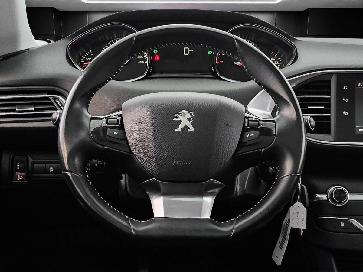 peugeot-308-2017-gasolina-1199cc