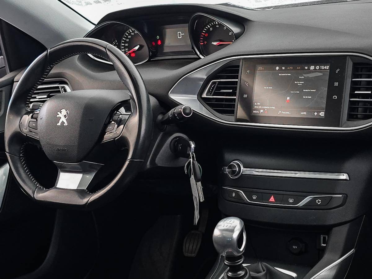 peugeot-308-2017-gasolina-1199cc