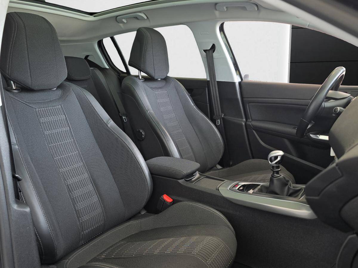 peugeot-308-2017-gasolina-1199cc