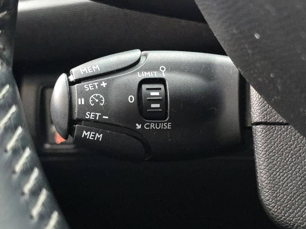 peugeot-308-2017-gasolina-1199cc