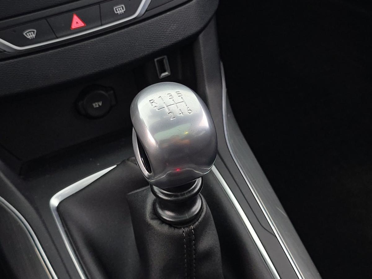 peugeot-308-2017-gasolina-1199cc