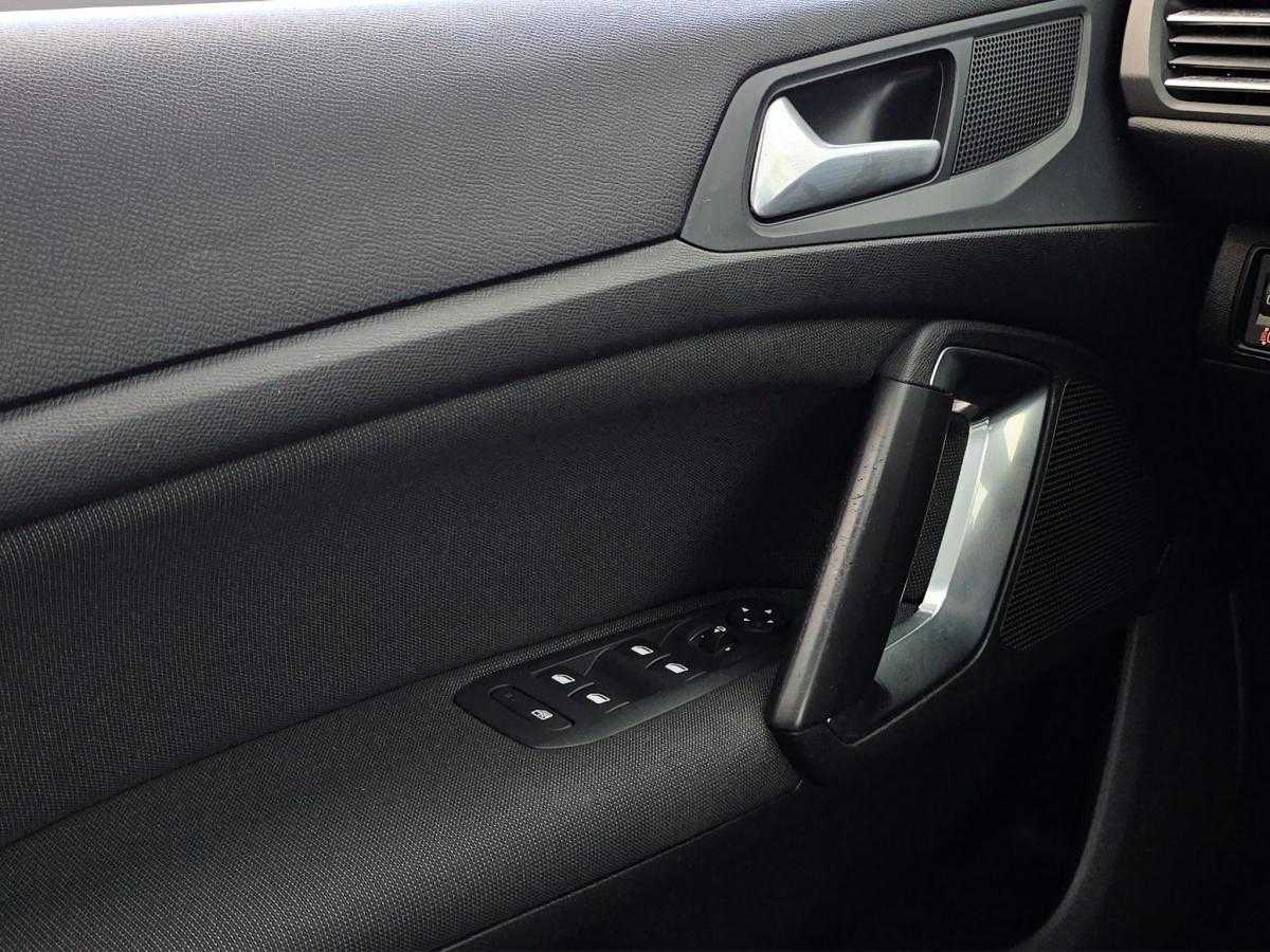 peugeot-308-2017-gasolina-1199cc