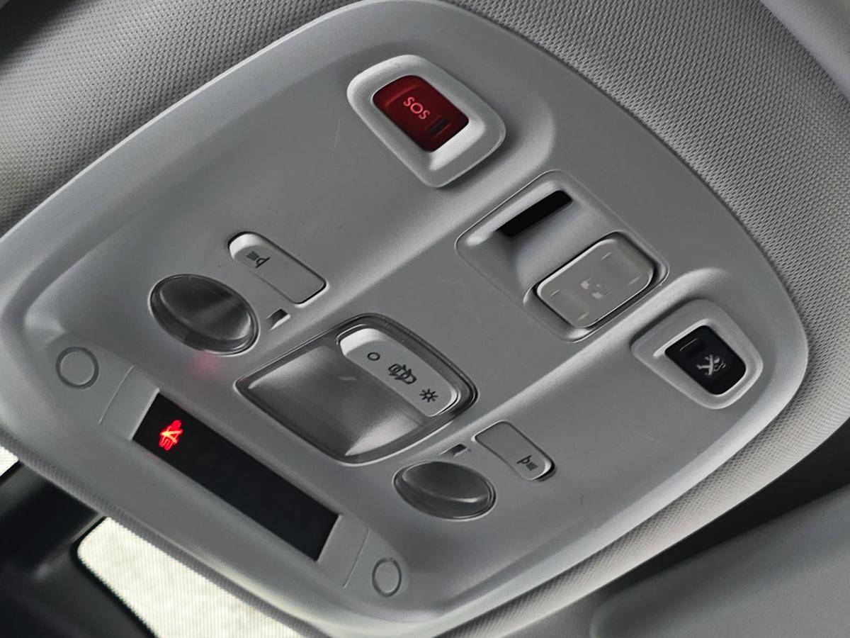 peugeot-308-2017-gasolina-1199cc
