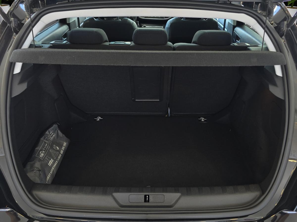 peugeot-308-2017-gasolina-1199cc