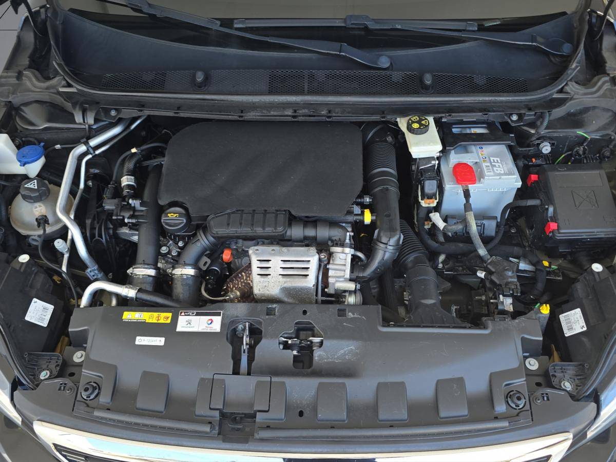 peugeot-308-2017-gasolina-1199cc