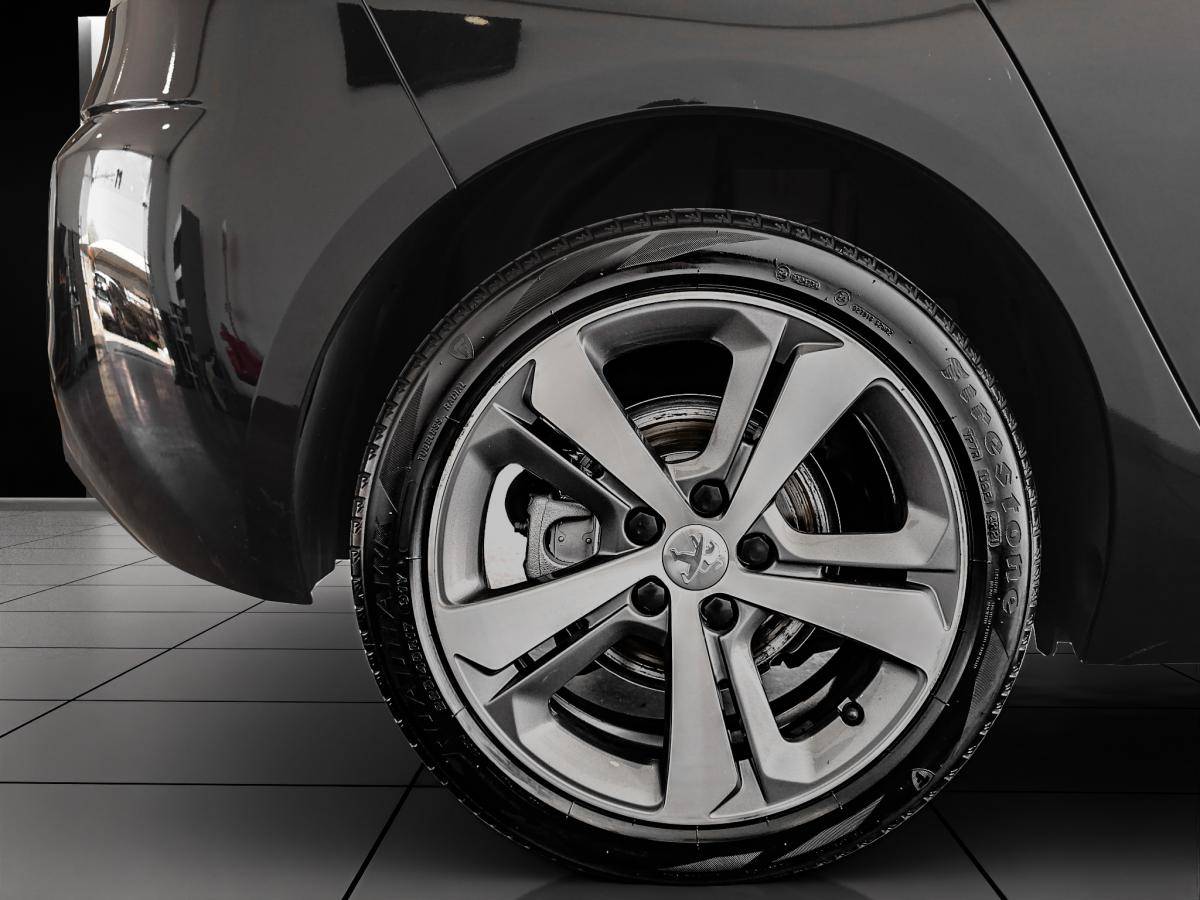peugeot-308-2017-gasolina-1199cc