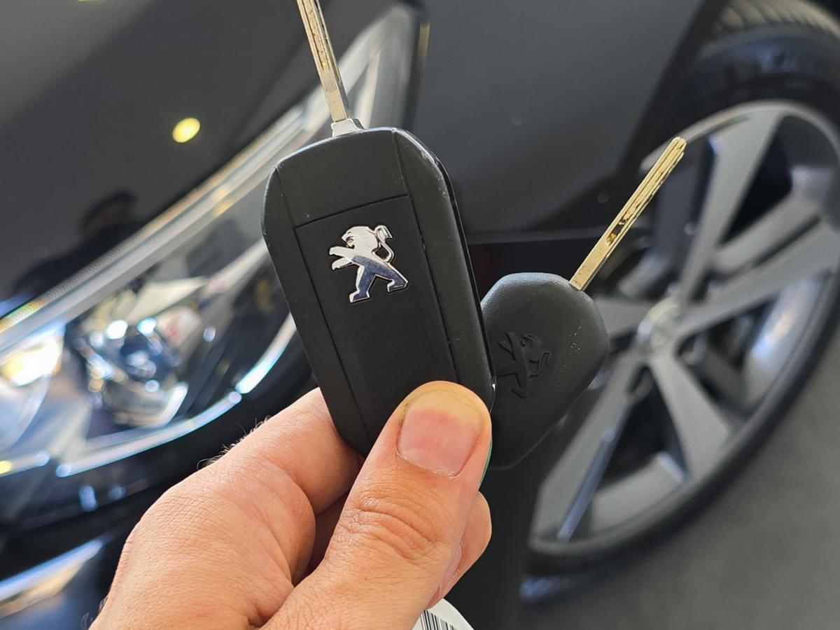 peugeot-308-2017-gasolina-1199cc