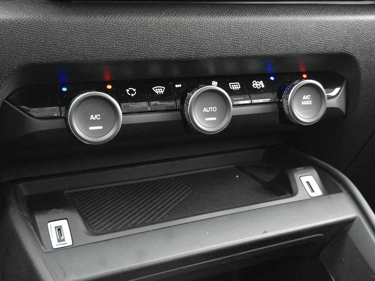 citroen-c4-2023-diesel-1499cc