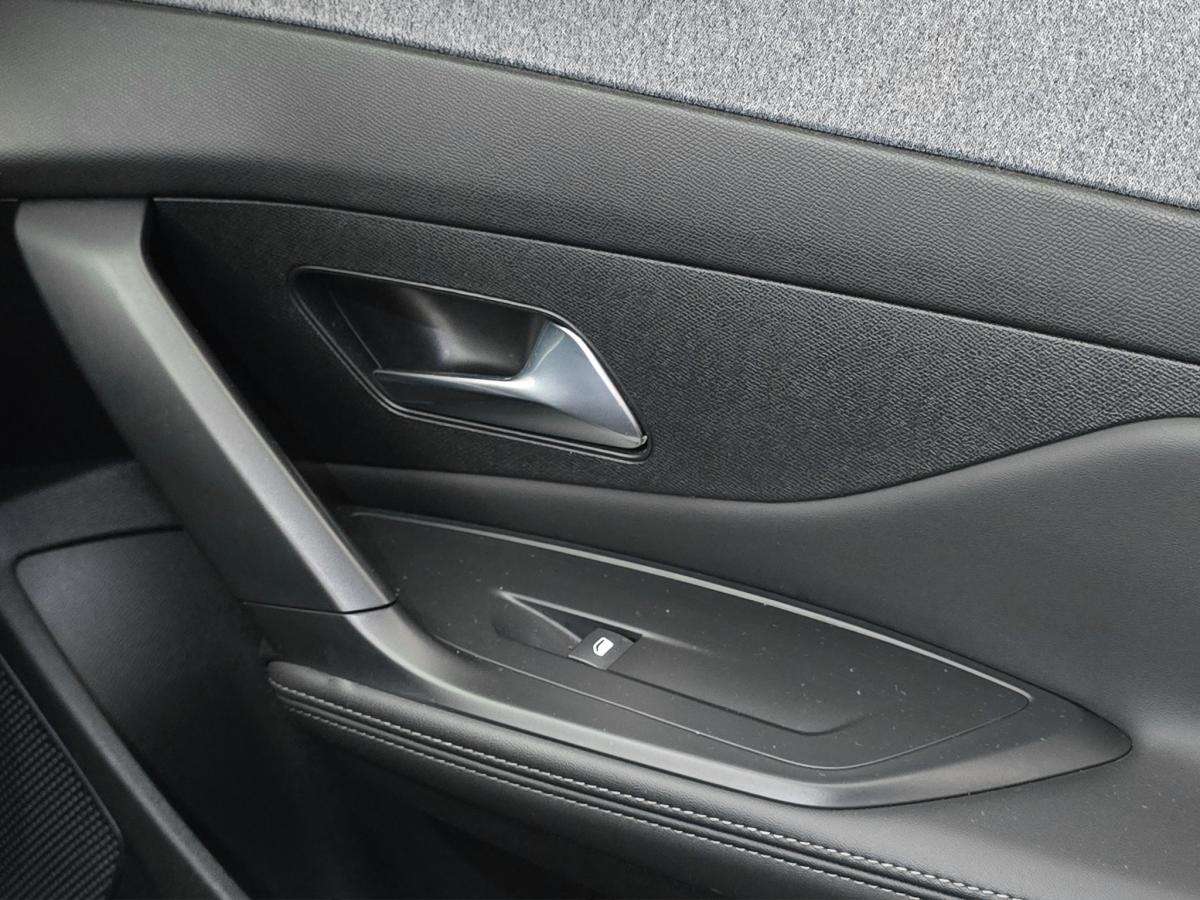 peugeot-308-sw-2022-gasolina-1199cc