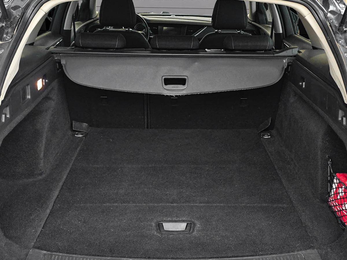 opel-insignia-sports-tourer-2019-diesel-1598cc