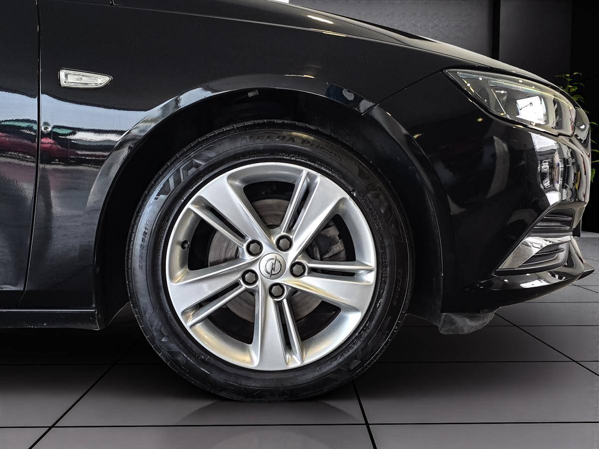opel-insignia-sports-tourer-2019-diesel-1598cc