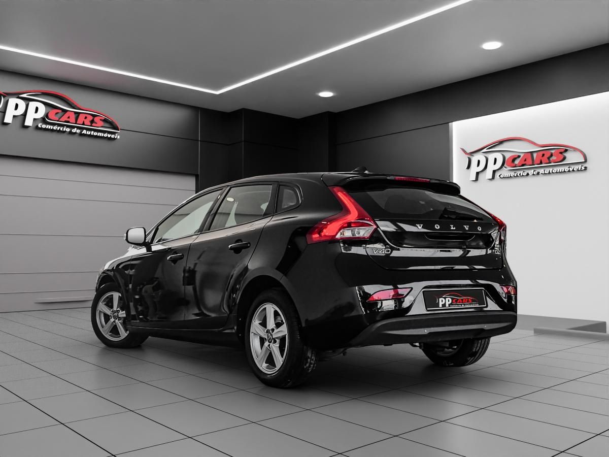 volvo-v40-2016-diesel-1969cc