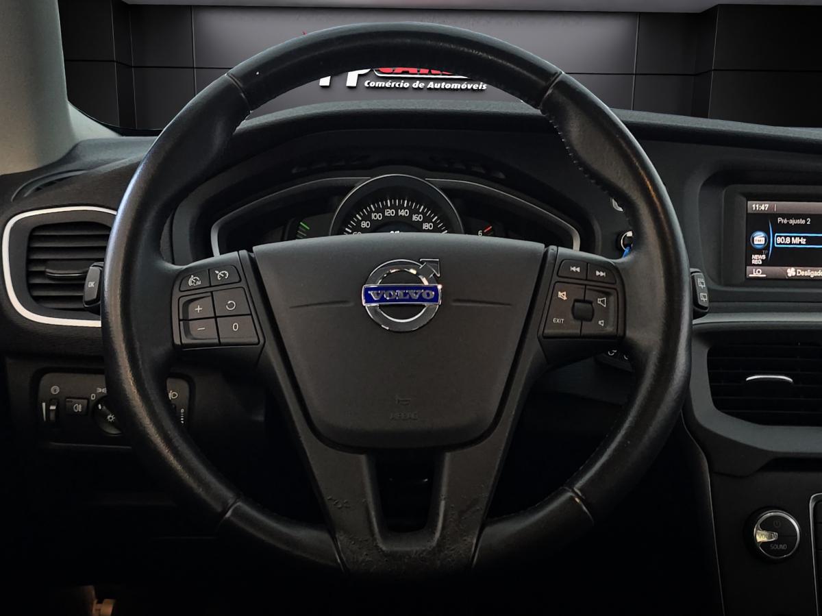 volvo-v40-2016-diesel-1969cc