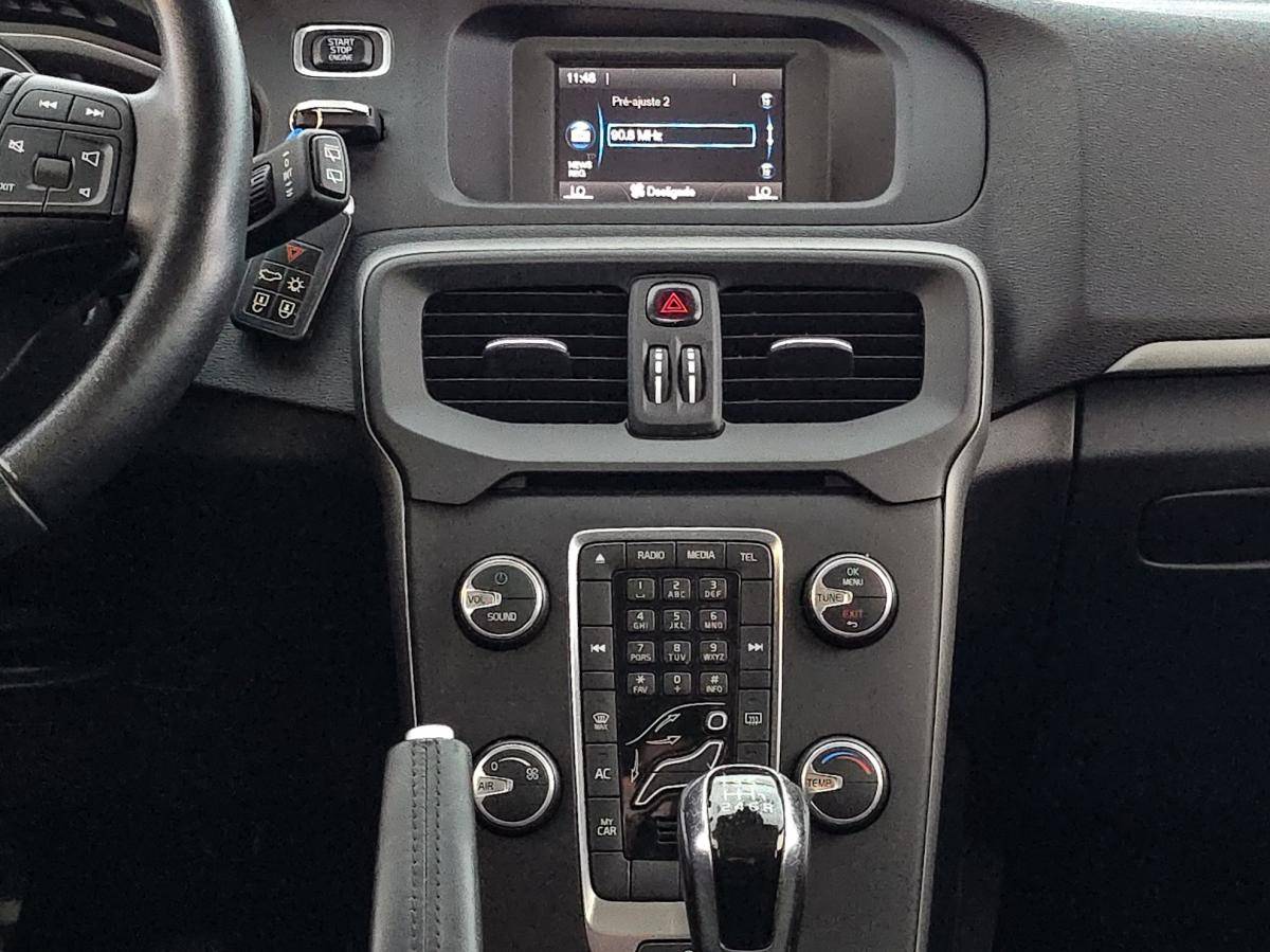 volvo-v40-2016-diesel-1969cc