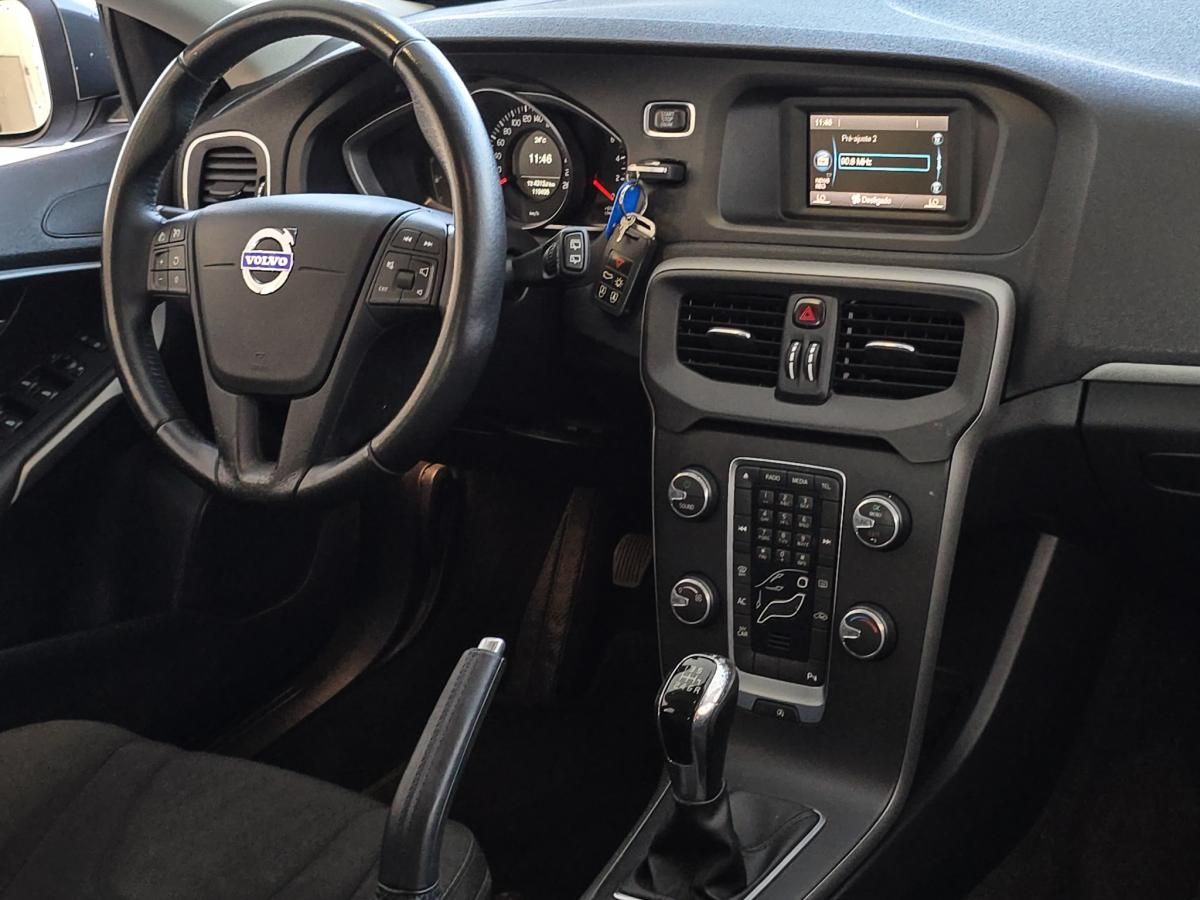 volvo-v40-2016-diesel-1969cc