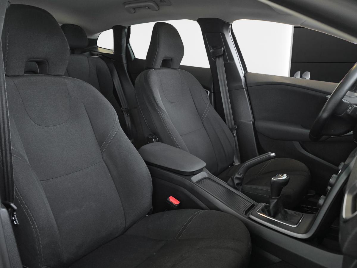 volvo-v40-2016-diesel-1969cc