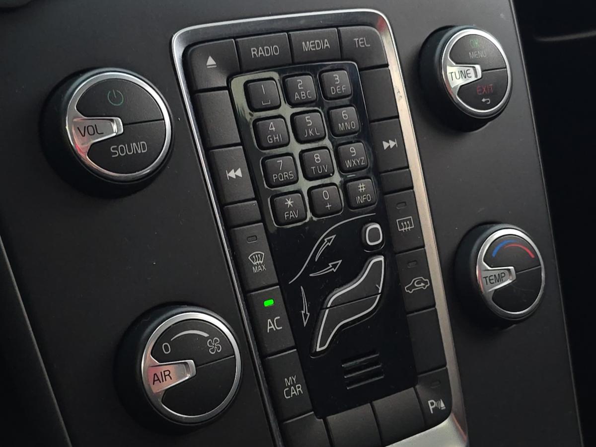 volvo-v40-2016-diesel-1969cc