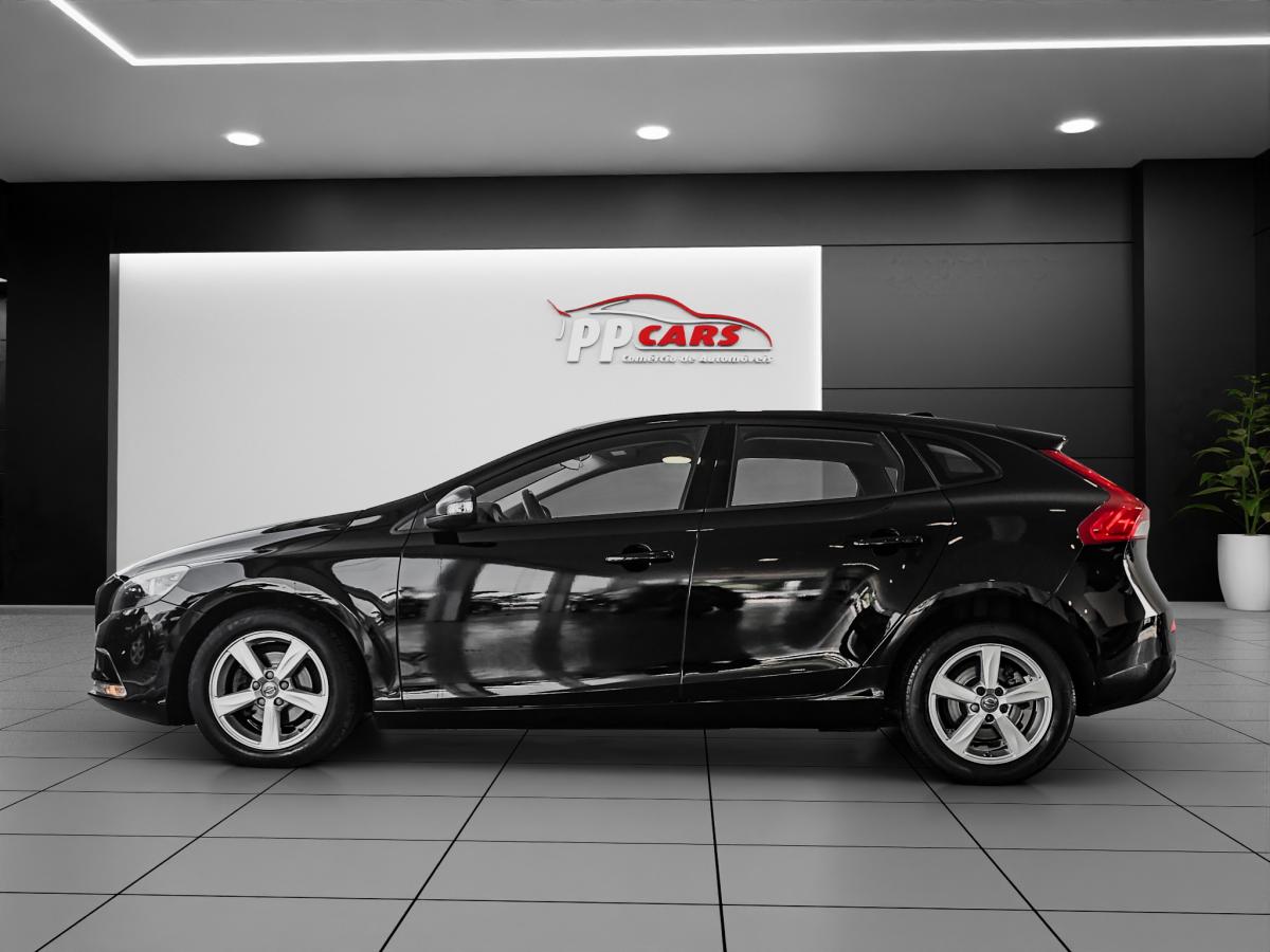 volvo-v40-2016-diesel-1969cc