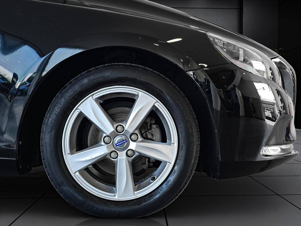 volvo-v40-2016-diesel-1969cc